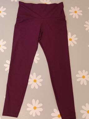 Old Navy beautiful plum color extra high waisted legging